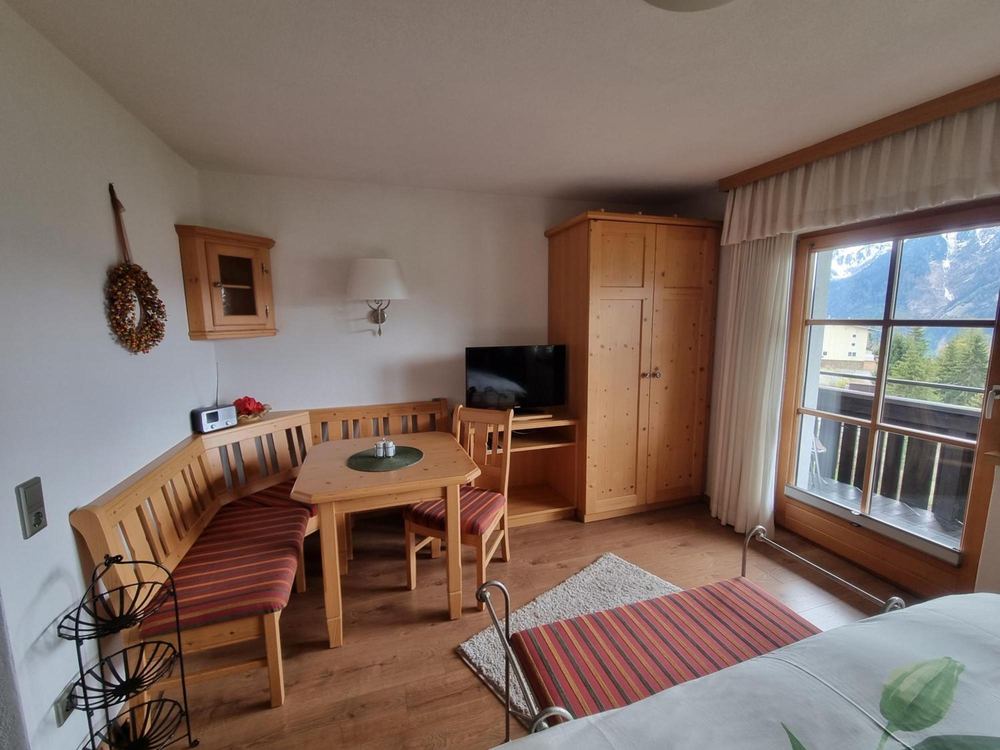 Haus Auer Apartman Jerzens Szoba fotó